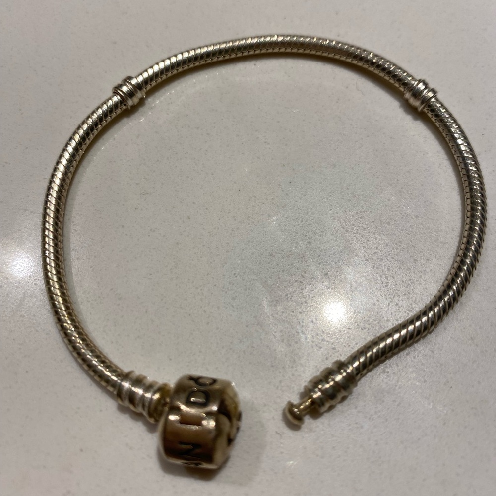 Authentic Pandora moments sterling silver barrel clasp charm bracelet